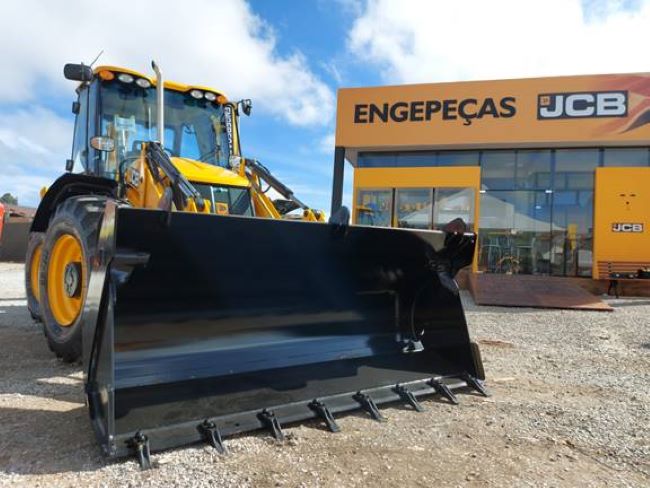 Engepeças exibirá as principais máquinas da JCB na Itaipu Rural Show 2024