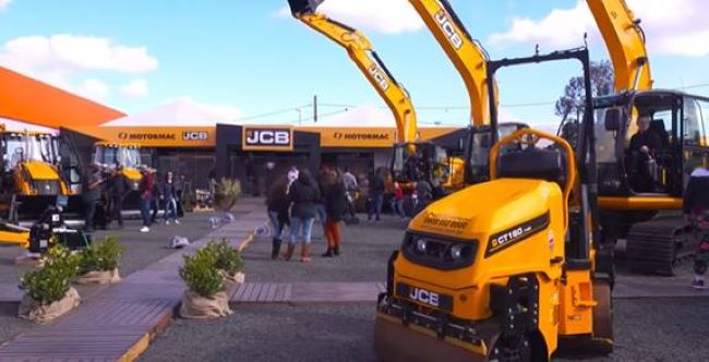 Motormac destaca principais máquinas JCB na 34ª Abertura da feira para o agronegócio