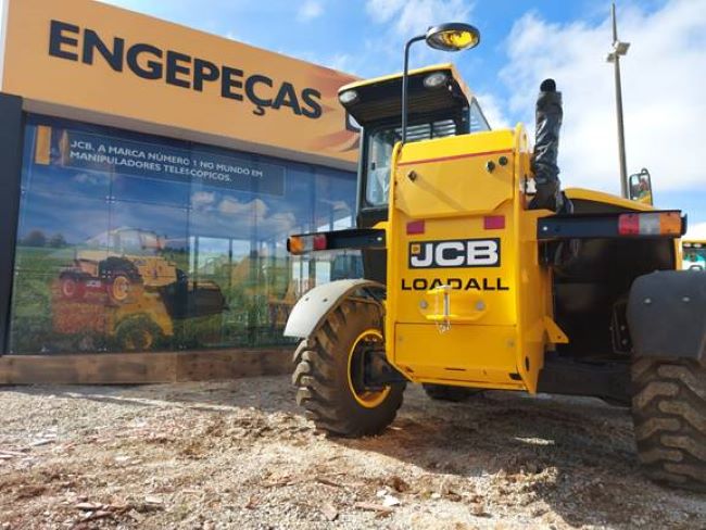 Engepeças destaca as principais máquinas da JCB na Show Rural Coopavel 2024