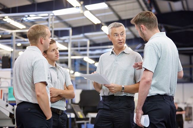 Em 2023, a terceirização atingiu 25% da força de trabalho, potencialmente beneficiando empresas e trabalhadores