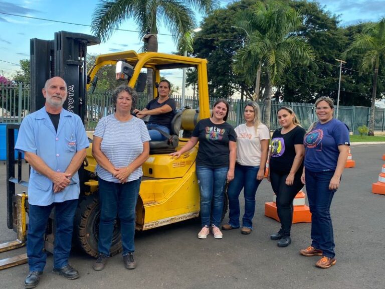 Bracell e o Senai promoveram o primeiro curso exclusivo para mulheres na operação de empilhadeiras