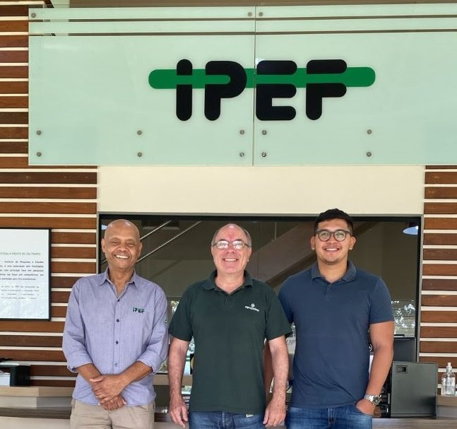 NOTA: IPEF recebe visita da AgroPalma