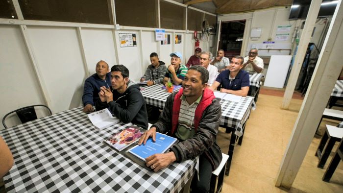 Tecnisa reinicia programa de alfabetização para colaboradores nos canteiros de obras