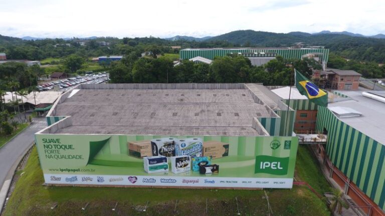 IPEL abraça projeto de arborização em Indaial (SC), comprometida com a sustentabilidade