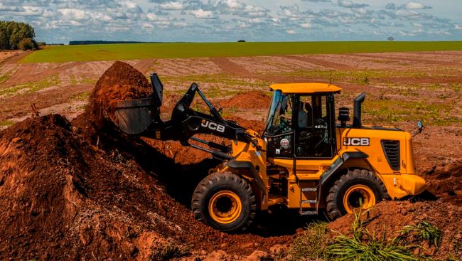 Equipamentos apresentados pela JCB na Agrishow 2024