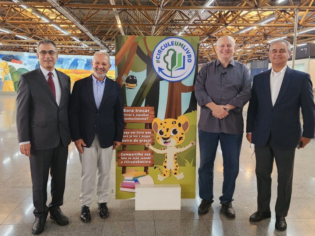 No Dia do Livro, campanha #CirculeUmLivro promove a troca de obras em seis capitais brasileiras