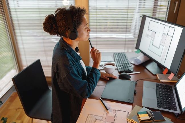Terceirização: Trabalho remoto realizado em casa