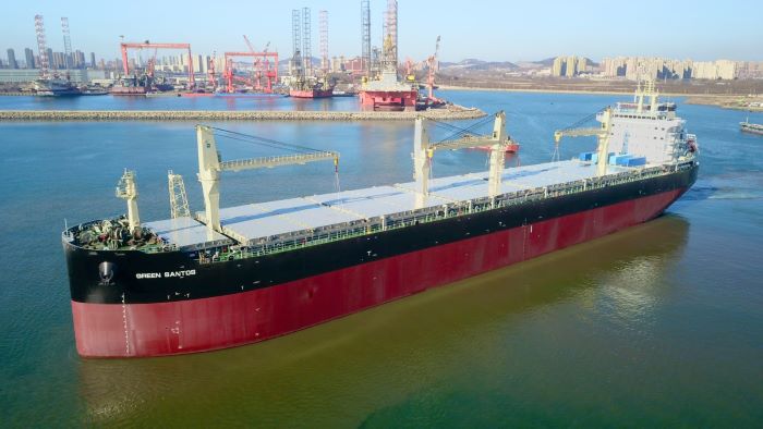 Maior navio de transporte de celulose do mundo completa com sucesso sua primeira viagem até a China