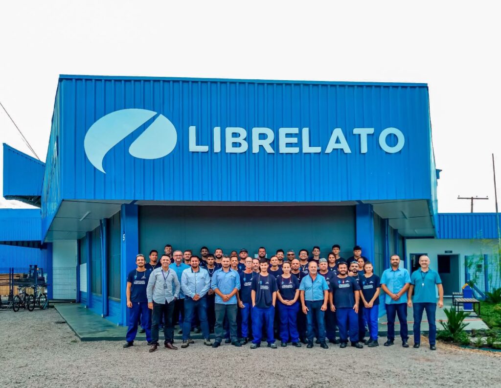 Librelato fortalece educação técnica com Centro Técnico em minifábrica