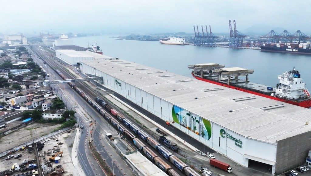 Eldorado Brasil comemora primeiro aniversário do Terminal EBLog em Santos com um aumento de 30% na produtividade