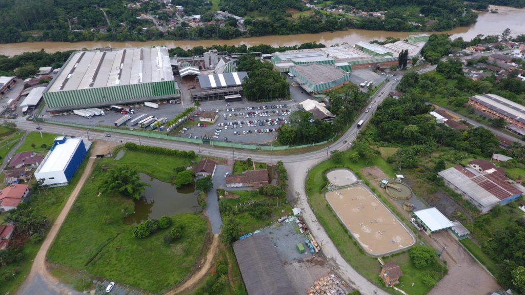 Aos 40 anos, empresa do setor tissue investe R$ 100 milhões em modernização, sustentabilidade e pessoas