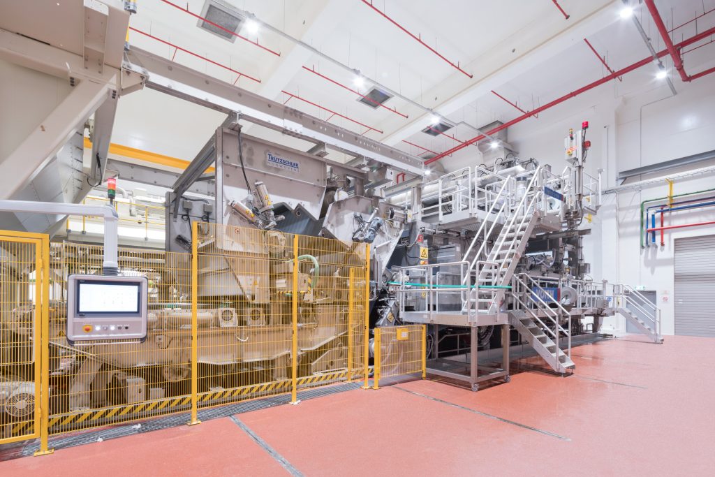 Novo padrão internacional de segurança para máquinas de não tecidos fabricados por via úmida, baseado nos padrões de segurança de fábrica da Voith e desenvolvido em parceria com a Trützschler
