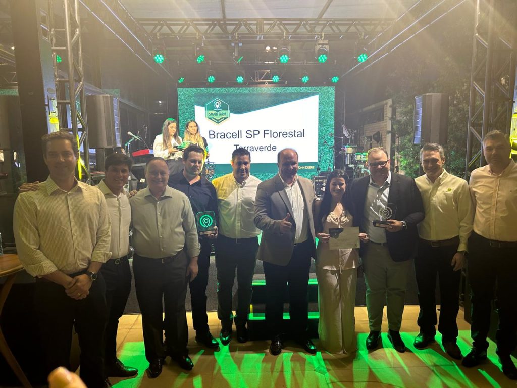 Bracell recebe premiação Smart Farm da John Deere por uso de tecnologia na silvicultura