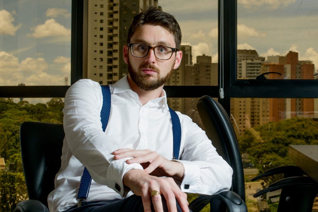 Como a alta do dólar afeta as transações de M&A no Brasil?