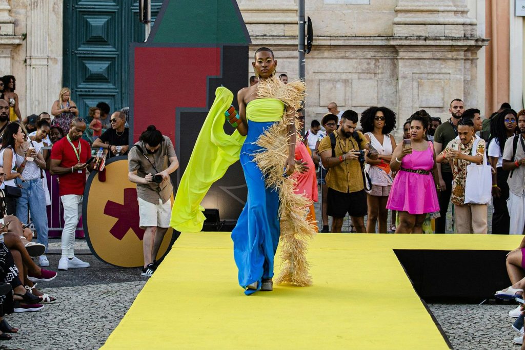 Bracell patrocina desfile do Afro Fashion Day, maior evento de visibilidade da moda negra na Bahia