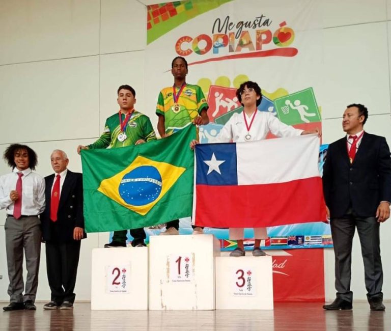 Atletas baianos apoiados pela Bracell ganham medalhas em competição de karatê no Chile