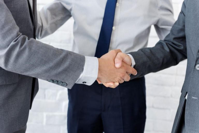 IA auxilia lideranças a promover felicidade e bem-estar no ambiente corporativo