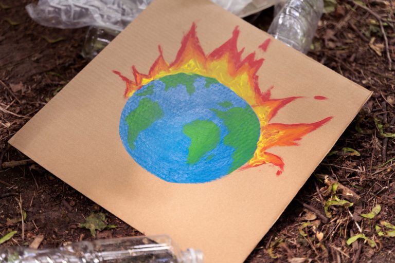 90% dos trabalhadores brasileiros temem sofrer com desastres climáticos e somente 42% acreditam que empresas estão preocupadas com o tema