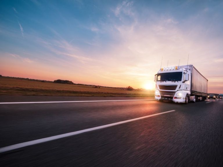 Conselho Nacional de Política Fazendária (CONFAZ) autoriza prorrogação de isenção e creditamento de ICMS para caminhões e ônibus