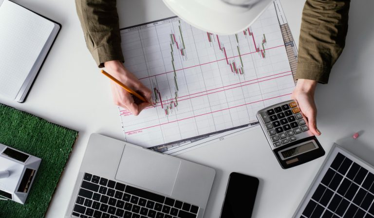 Empresas precisam estar preparar para cenário de juros elevados e incertezas globais