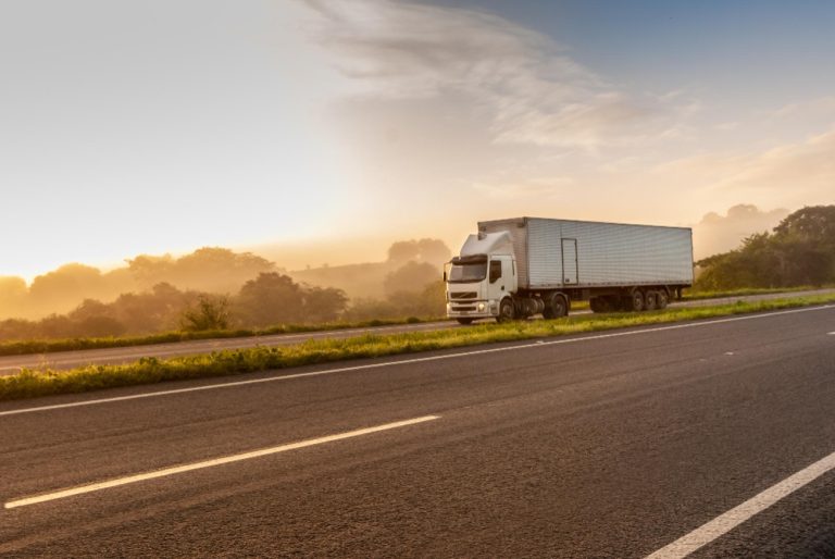 Preço do diesel avança em fevereiro: comum registra alta de 4,65% e S-10 de 4,60%, afirma Edenred Ticket Log