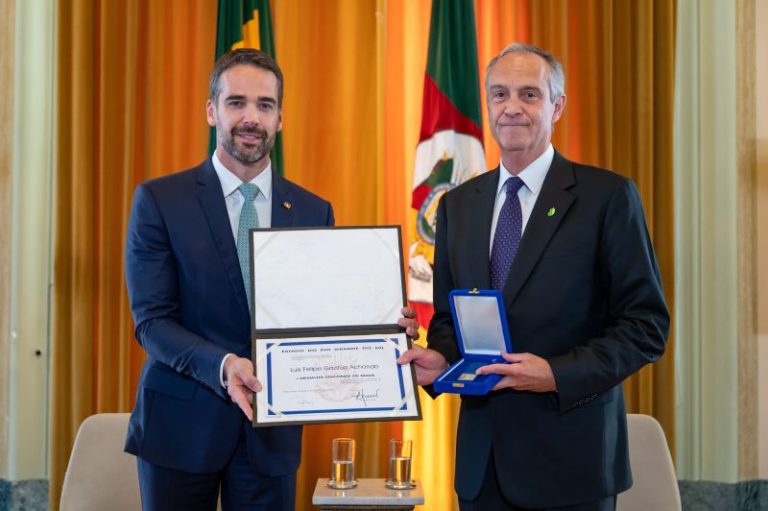 Presidente do Conselho da CMPC recebe a Medalha Mauá por suas contribuições ao Rio Grande do Sul