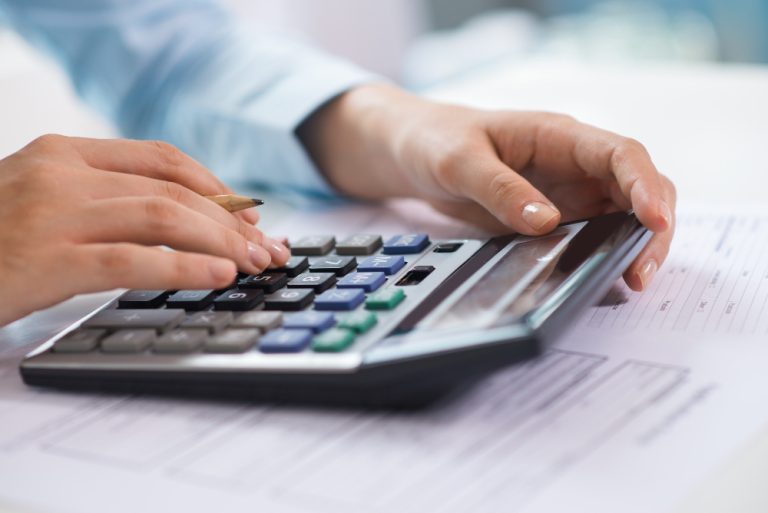 Aumento da Selic aponta riscos à indústria e à competitividade do Brasil, afirma Firjan