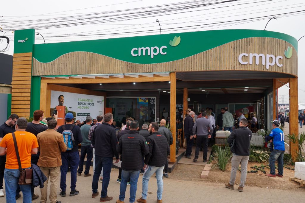 Com espaço exclusivo na 48ª Expointer, CMPC destaca oportunidades de negócio para o setor florestal
