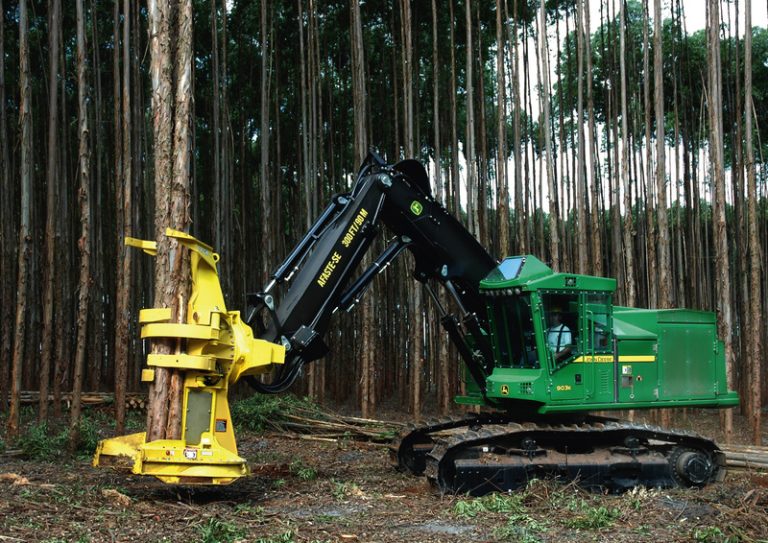 John Deere oferece portfólio completo de soluções para o setor florestal