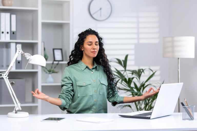 Empresas investem em experiências sensoriais para melhorar saúde mental e produtividade no trabalho
