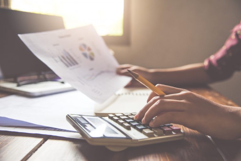 Reforma Tributária exigirá investimento acima de R$6 bi em 2026 e promete corrigir falhas no sistema de arrecadação, aponta Omnitax