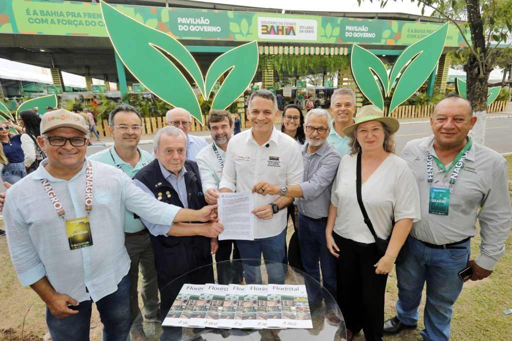 Seagri presta homenagem e firma nova parceria com a ABAF na FENAGRO 2025