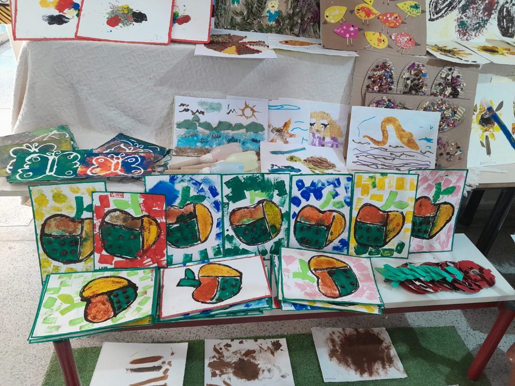 Centro de Educação Infantil Novo Alvorada promove exposição de arte infantil com telas de celulose doadas pela Suzano