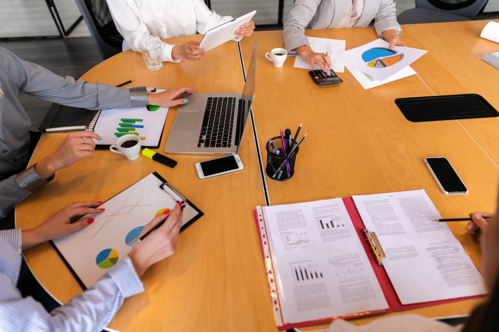 Cinco dicas para empresas ampliarem a performance das equipes em 2026