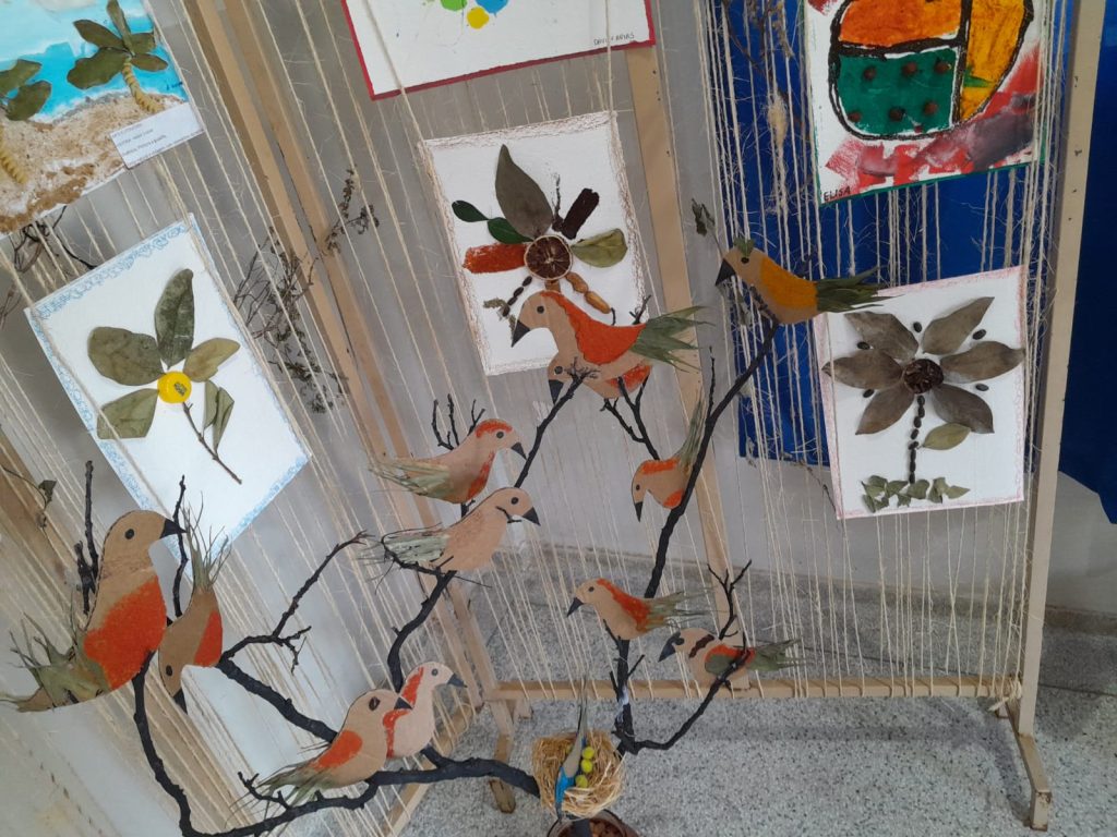 Centro de Educação Infantil Novo Alvorada promove exposição de arte infantil com telas de celulose doadas pela Suzano