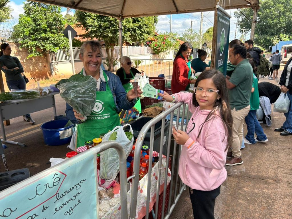 Em Santa Rita do Pardo ação une reciclagem, educação financeira e fortalecimento da agricultura familiar
