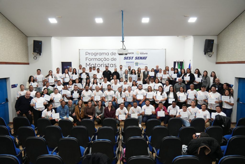 Primeira turma de motoristas qualificados pela Arauco conclui capacitação A formação busca capacitar profissionais para o setor de celulose em MS